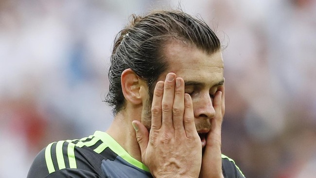 Tak ada wajah Gareth Bale di antara para pemain timnas Wales yang berlatih pada Senin pagi. Ia terpaksa menjalani latihan terpisah.