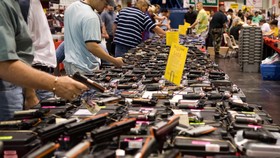 Mendapatkan Pistol di AS Lebih Mudah Ketimbang Beli Obat Flu