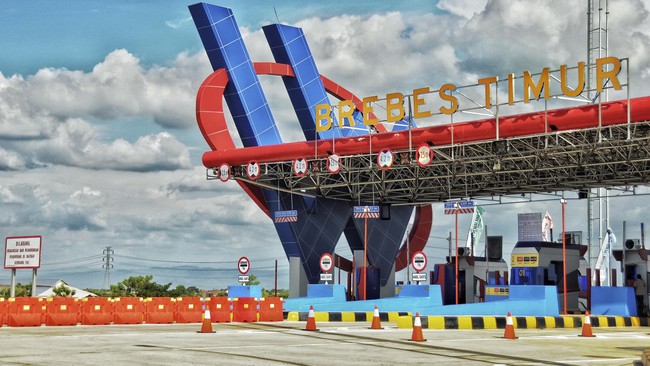 Jasa marga mengintegrasikan sistem pembayaran tol untuk mudik menuju Brebes Timur menjadi hanya tiga kali transaksi dari sebelumnya tujuh kali transaksi.