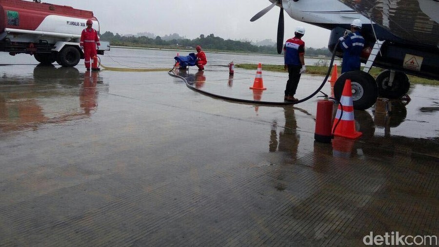 Pesawat Pelita Air Mengangkut BBM ke Nunukan&comma; Kalimantan