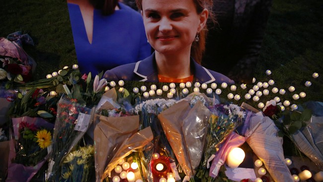 Anggota dewan Partai Buruh, Jo Cox, tewas setelah ditikam dan ditembak oleh pria yang meneriakkan "Britain First", nama partai sayap kanan ekstrem Inggris.