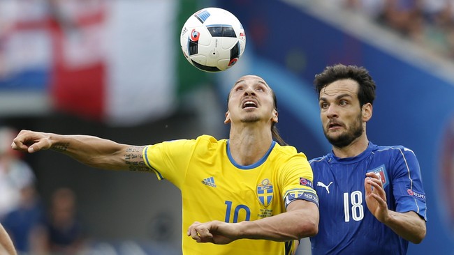 Menurut gelandang Italia, Marco Parolo, semua peman di Italia bisa memberikan kontribusi penting sebagai sebuah tim, bukan karena satu atau dua pemain hebat.