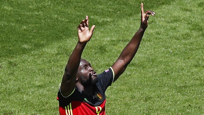 Striker Timnas Belgia, Romelu Lukaku, blak-blakan mengungkapkan alasannya memilih bergabung bersama Manchester United musim mendatang.