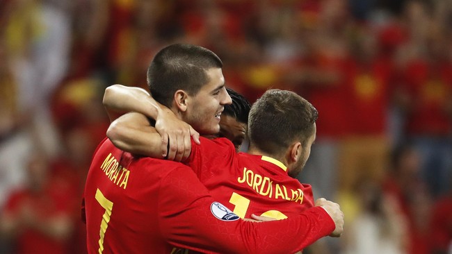 Spanyol sempat diragukan usai tampil buruk di Piala Dunia 2014. Namun dua kemenangan memupuskan keraguan tersebut.
