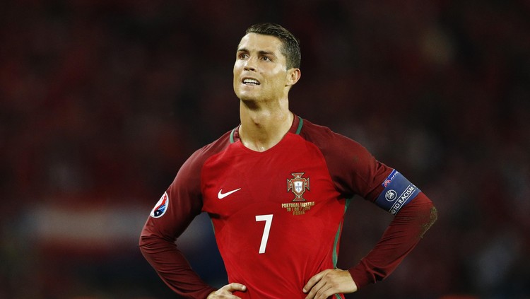 Cristiano Ronaldo dinyatakan bebas dari virus corona. Sebelumnya, Ronaldo sempat menjalani karantina di kampung halamannya, Portugal.