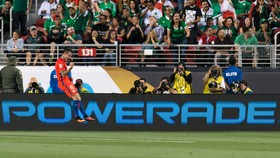 Salam Empat Gol dari Edu Vargas untuk Meksiko