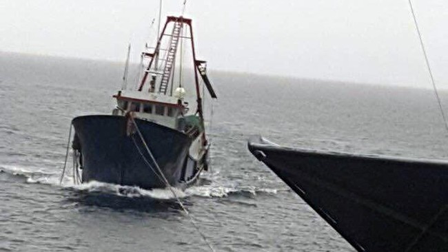 Terkait protes RI yang menuding kapal ikan Tiongkok memasuki Natuna secara ilegal, China mengklaim memiliki kedaulatan di perairan dekat Natuna.