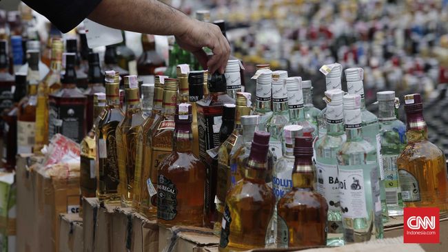 YLKI: DPR Tak Perlu Melarang Konsumsi Minuman Beralkohol Yayasan Lembaga Konsumen Indonesia menyatakan konsumsi masyarakat terhadap minuman beralkohol cukup dikendalikan saja, bukan dilarang.