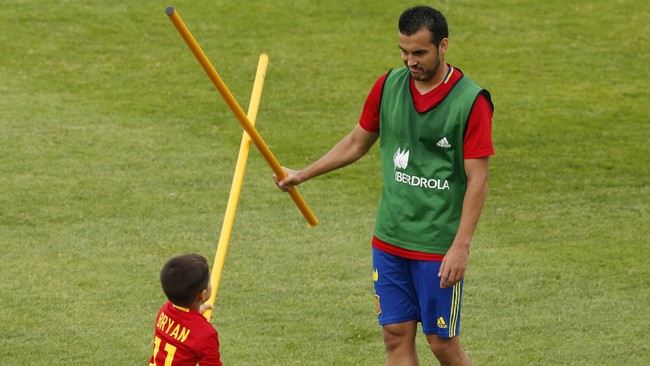 Winger timnas Spanyol, Pedro Rodriguez, minta maaf setelah mengatakan kekecewaannya hanya menjadi pemain cadangan di dua pertandingan Grup D Piala Eropa 2016.
