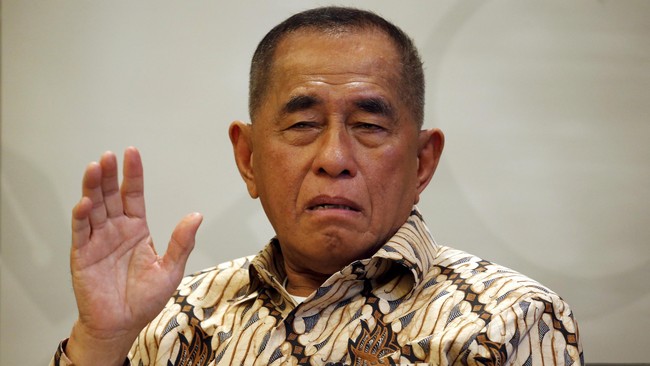 Ryamizard Ryacudu belum mendengar isi puisi yang dibacakan Gatot Nurmantyo. Dia tetap berpikir positif Panglima TNI tidak menyimpang dari tugasnya.