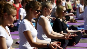 Warga Australia Makin Tergila-gila Yoga
