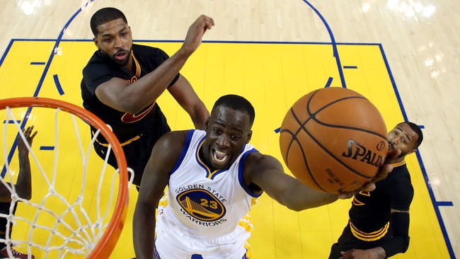 Forward Golden State Warriors Draymond Green meminta maaf kepada publik karena salah mengunggah gambar kemaluan ke media sosial Snapchat miliknya.