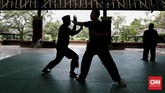 Maen Pukulan ala Betawi Silat atau maen pukulan adalah budaya asli Betawi yang mendapat pengaruh banyak budaya. Ada sekitar 317 aliran silat di wilayah Jakarta.