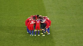 Dilarang FIFA, Timnas Inggris Tetap Pakai 'Bunga Poppy'