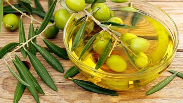 MANFAAT OLIVE OIL UNTUK PERKAKAS TAJAM HINGGA TANAMAN