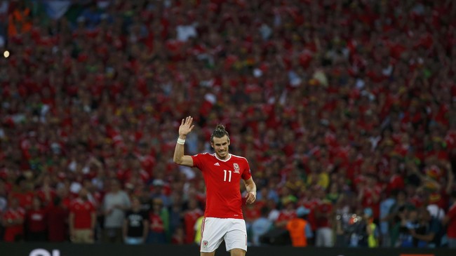 Penampilan Gareth Bale dan Cristiano ibarat langit dan bumi bila menilik performa keduanya dalam gelaran Piala Eropa sejauh ini.