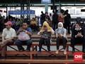 Bangku Tunggu KRL Mirip Jemuran Handuk, PT KAI Kaji Evaluasi