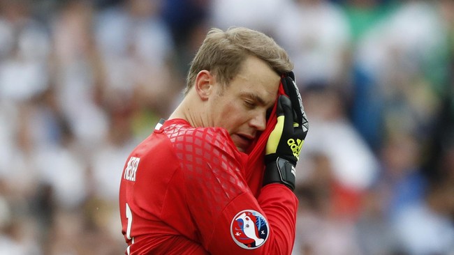 Mantan striker Jerman, Miroslav Klose yakin Manuel Neuer memiliki kemampuan yang lebih hebat dibandingkan Gianluigi Buffon.
