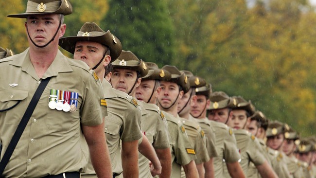 Para tentara baru Australia diperkosa dan dipaksa memperkosa sebagai bagian dari perpeloncoan atau inisiasi. Penyelidikan kasus ini tengah berlangsung.