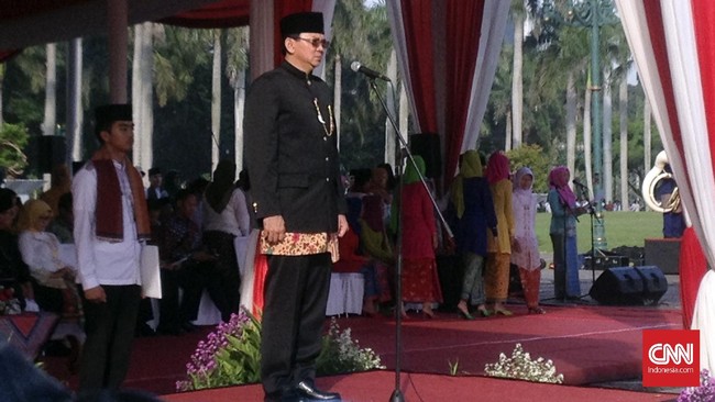 Ahok meluncurkan beberapa layanan digital seperti e-Samsat, e-Ticketing, dan pelayanan akte kelahiran terpadu dengan rumah sakit umum daerah.
