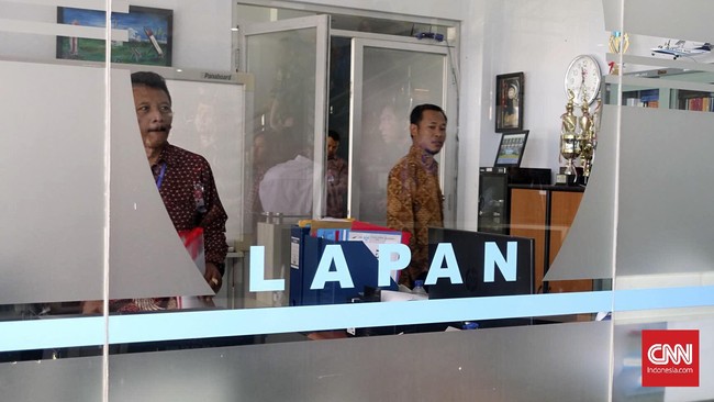 Lembaga Penerbangan dan Antariksa Nasional (LAPAN) menyerahkan data penginderaan jauh ke sejumlah lembaga pemerintah dan pemerintah provinsi di Jakarta.