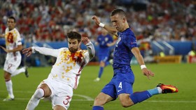 Pique Khawatir Kesolidan Pertahanan Italia