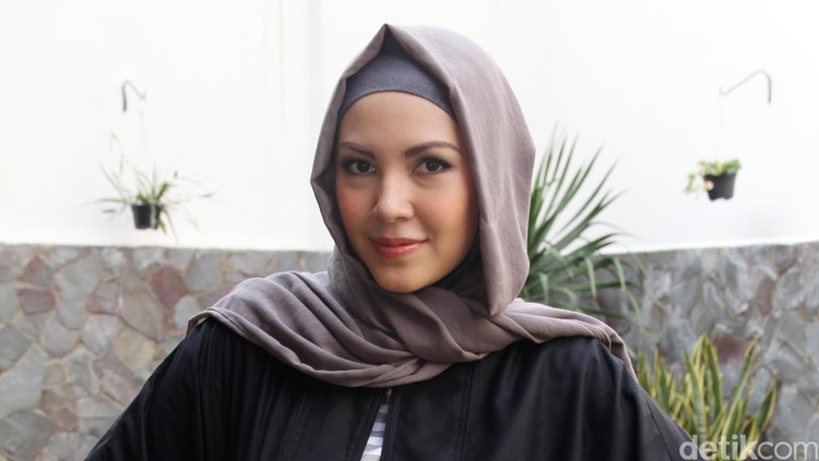 Ratna Galih melahirkan bayi kembar beda jenis kelamin, laki-laki dan perempuan. Simak cerita lengkapnya!