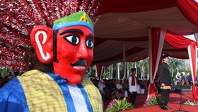 Boneka Raksasa Betawi dari 'Bengkel' Sempit di Kemayoran