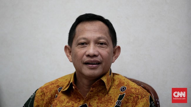 Kapolri Jenderal Tito Karnavian dan Menteri Keuangan Sri Mulyani menggelar konferensi video dengan seluruh jajaran Kapolda soal Pengampunan Pajak.