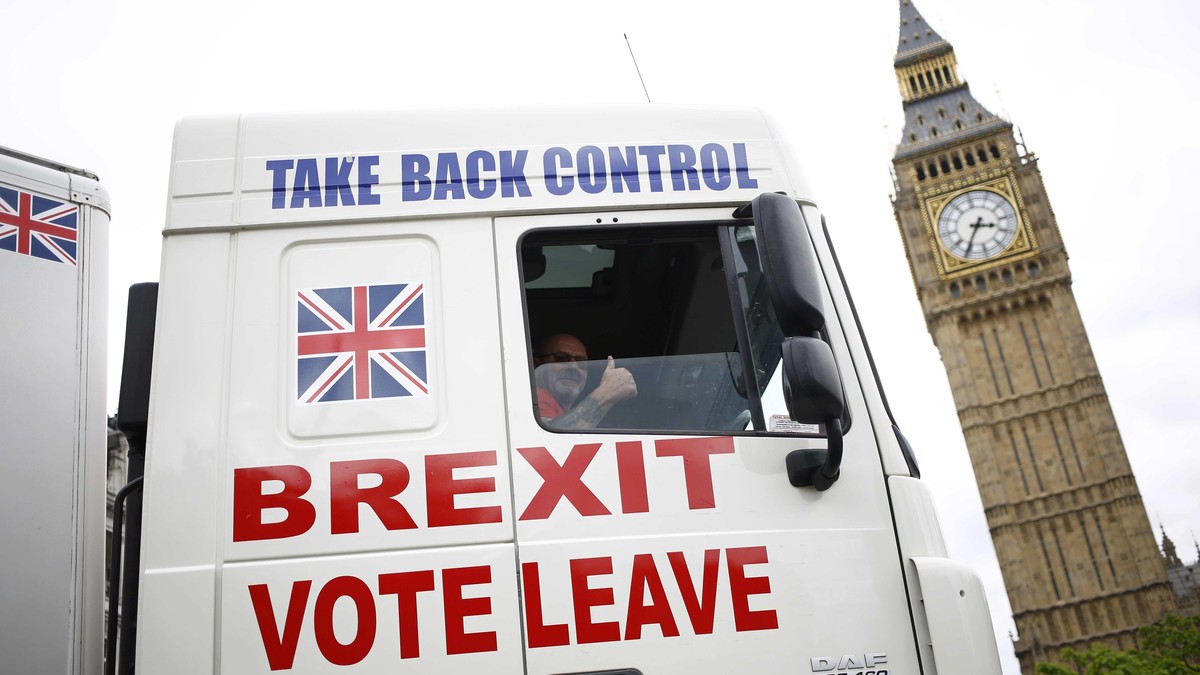 Pendukung Brexit Rayakan Kemenangan