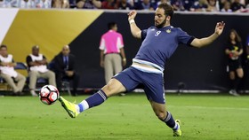 Higuain Abaikan Totti, Kagumi Del Piero