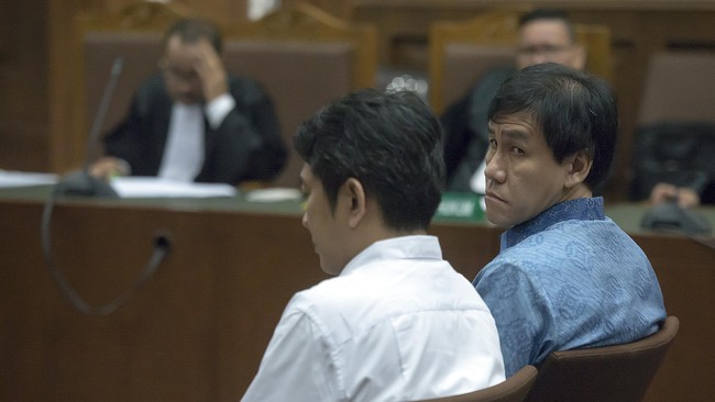 Ariesman dan Trinanda tak mengajukan eksepsi atau nota keberatan dan meminta agar majelis hakim melanjutkan persidangan.