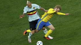 Radja Nainggolan Bawa Belgia ke 16 Besar