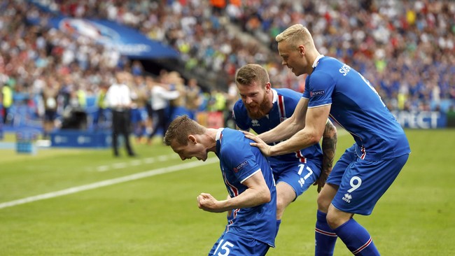 Wales, Hungaria, dan Islandia menjadi tim yang mampu membuat kejutan lolos ke babak 16 besar Piala Eropa 2016, mengangkangi unggulan macam Portugal.
