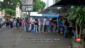 Krisis Ekonomi Paksa Warga Venezuela Mengantre Roti