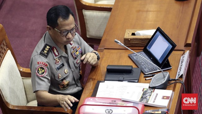 Komisi III DPR akan menguji visi dan misi calon tunggal Kapolri Komjen Tito Karnavian. Berikut pantauan langsungnya dari lokasi.