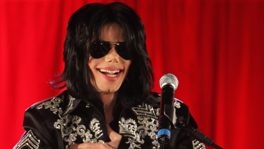MIchael Jackson LONDON - MARCH 05: Michael Jackson announces plans for Summer residency at the O2 Arena at a press conference held at the O2 Arena on March 5, 2009 in London, England. (Photo by Tim Whitby/Getty Images)