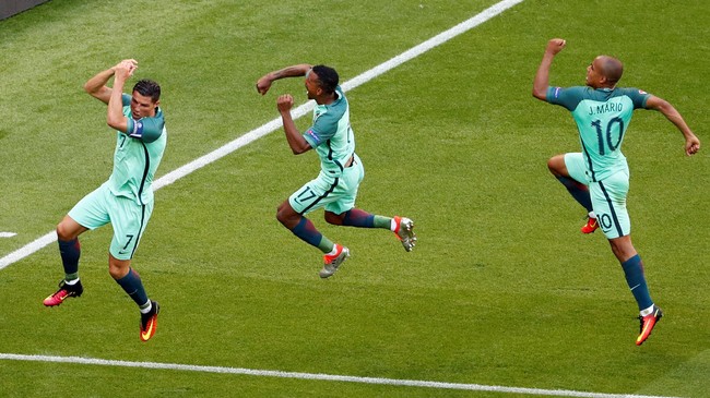 Gelandang Portugal, Nani menegaskan bahwa tak ada tim favorit di antara delapan tim yang tersisa di Piala Eropa saat ini.