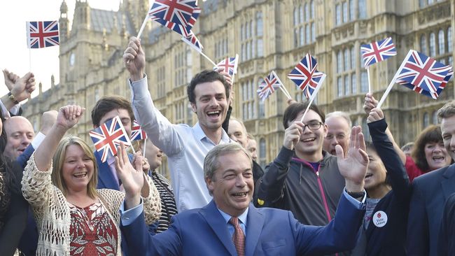 Inggris Tambah Diplomat demi Negosiasi Dagang usai Brexit Inggris akan menambah 250 diplomat baru selama kurun waktu dua tahun ke depan demi memuluskan negosiasi dagang dengan sejumlah negara usai brexit.