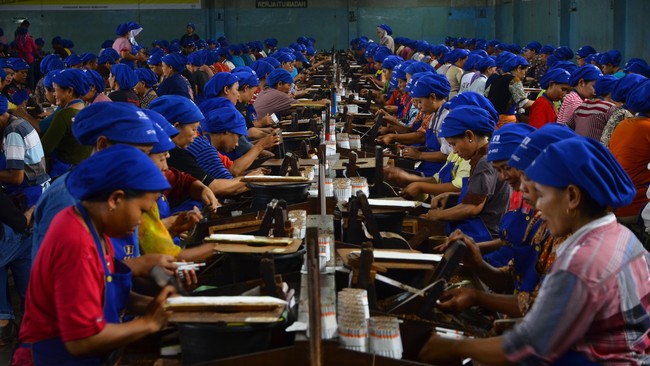 Ada tiga pasal yang membuat Kemenkes menolak RUU Tembakau. Sementara, uang sebanyak Rp115 triliun dari cukai rokok dinilai tak ada artinya untuk pengobatan.
