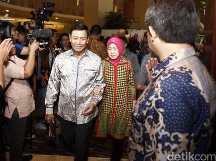 Panggilan Berhijab di Mata Istri Wiranto, Rugaiya