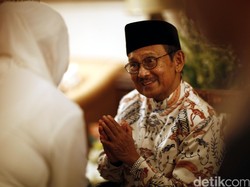 Pariwisata Era BJ Habibie: Sektor Unggulan untuk Bangkit dari Krisis Ekonomi