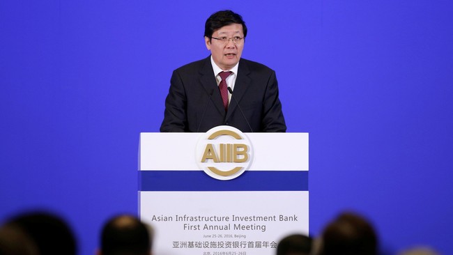 Menkeu China Lou Jiwei menyebut pemerintah maupun investor pasar modal dan investor sektor riil akan sulit melakukan prediksi atas pergerakan ekonomi dunia.
