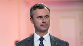 Tokoh Sayap Kanan Austria Serukan 'Auxit' dalam Setahun