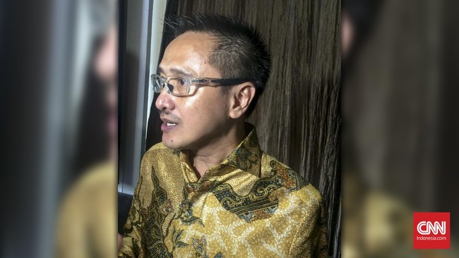 Diler merasa diperlakukan tidak adil, karena dipaksa memberikan pelayanan purnajual setelah penghentian operasional Ford Motor Indonesia.