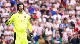 Ceko Tersingkir, Petr Cech Jadi Ballboy Tenis Wimbledon