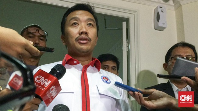 Menpora Imam Nahrawi menginginkan adanya penyelesaian terhadap bentrok suporter Persija melawan Polisi yang terjadi pada akhir pekan lalu.