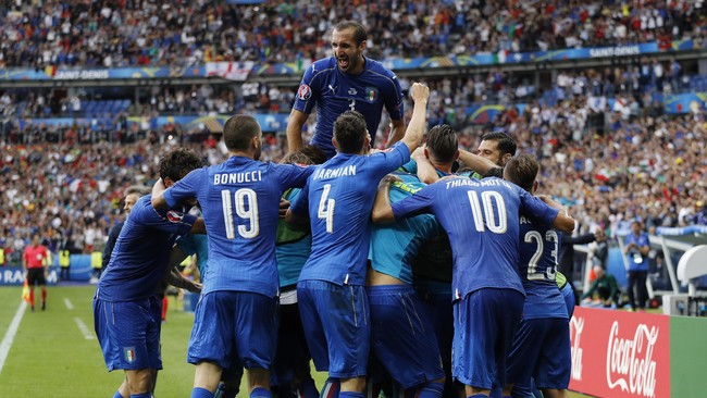 Meski tak masuk dalam skuat tahun ini, Mario Balotelli berharap Italia bisa jadi juara Piala Eropa 2016.