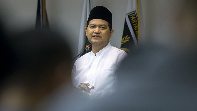 SBY menilai Husni Kamil Manik sukses menjadi pemimpin lembaga penyelenggara Pemilu, sekaligus berhasil menjadi pemimpin yang bijak.