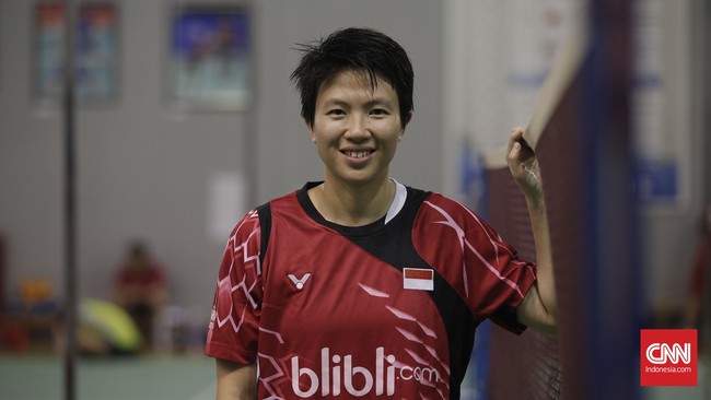 Liliyana Natsir sempat ingin mundur dari Hong Kong Super Series. Akan tetapi, dukungan dari Tontowi Ahmad membuatnya bertahan dan akhirnya menang.